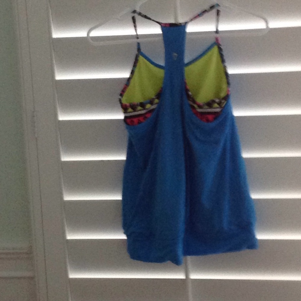 Ivivva top